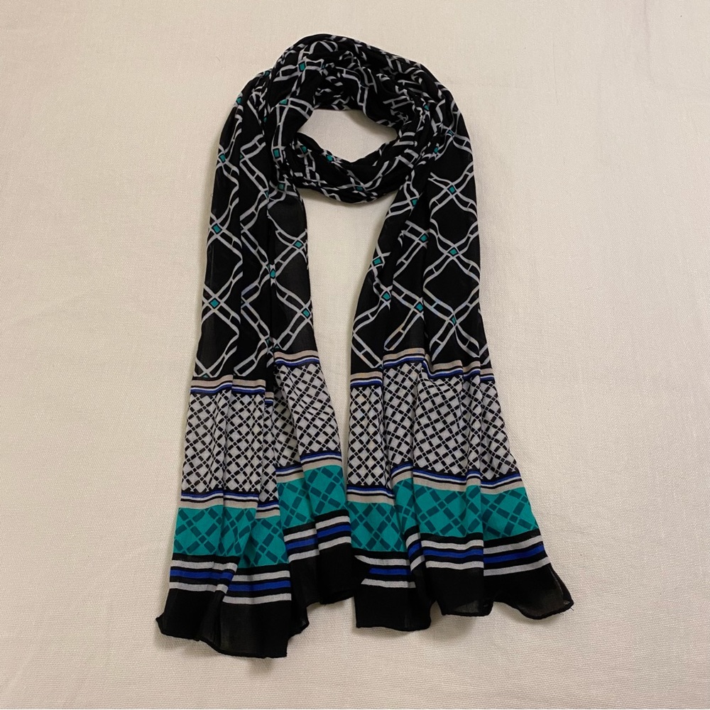 Geometric Patterned Oblong Scarf - WHBM